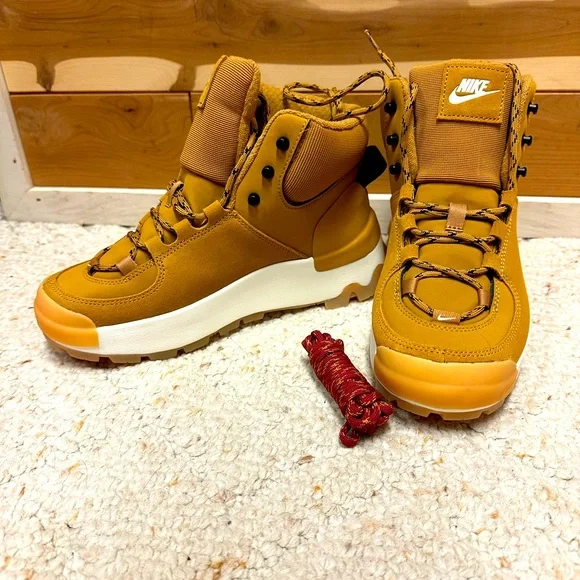 Nike Shoes Nike City Classic Women Boots Nwt Extra Laces